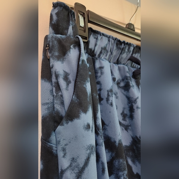 Women's Amazon Comfy Pants, Size L - Picture 5 of 14